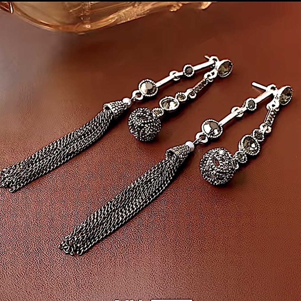 COPY - Antique Silver Rhinestone Earring Round Ball Long Fringe Tassel Earrings… - Picture 12 of 12